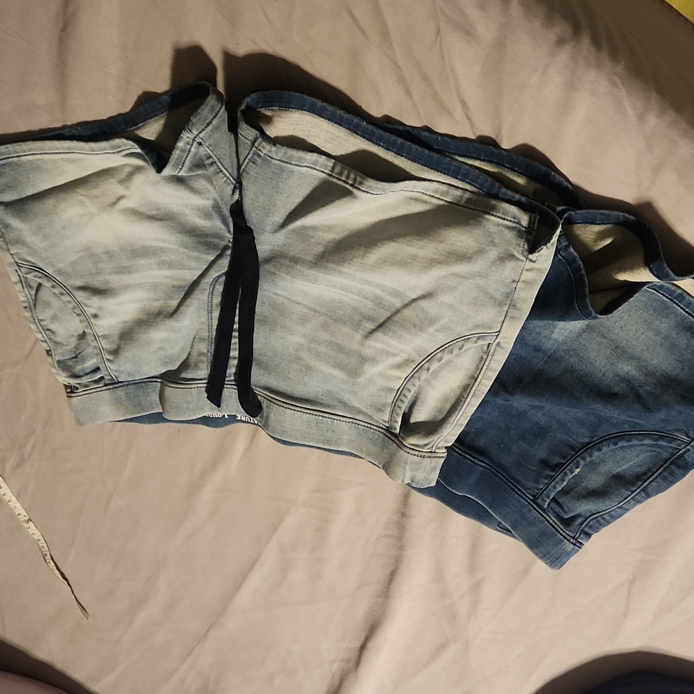Levi lounge shorts.